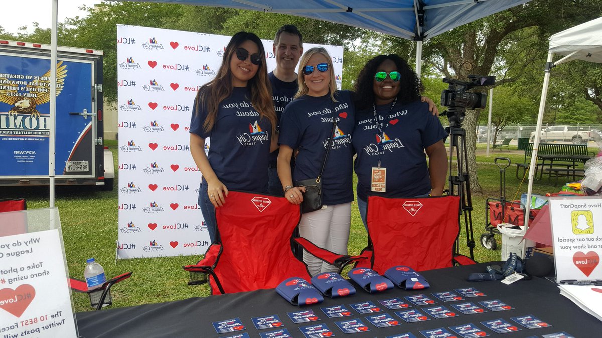 sgosborne14's tweet photo. What do I love most about League City? My awesome co workers!. Stop and say hello to us. #LCLove https://t.co/ZVtiYttBO6