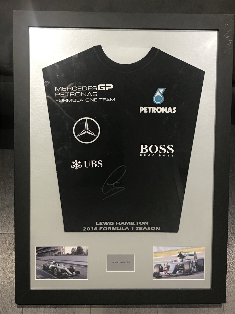 London_P_Cycle's tweet photo. Lewis Hamilton signed frame piece from his 2016 Formula 1 season with Mercedes. The signature is a genuine example as confirmed by the certificate of authenticity

Head over to my Facebook page (Charlie Bruce) to make a bid

#formula1 
#racing 
#lewishamilton 
#mercedes https://t.co/Z0LQgV1zZL