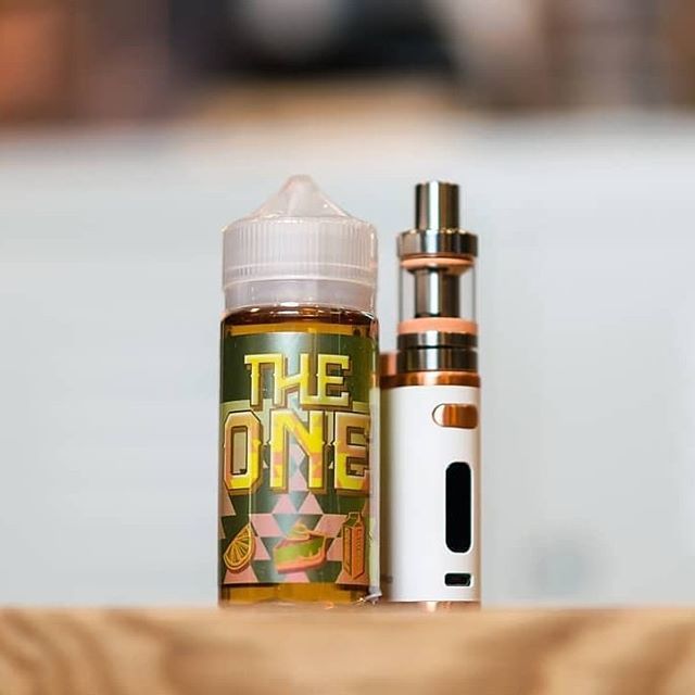 🍋🍰 The One - a delicious lemon cheesecake crumble. This is a moist vanilla cake perfectly combined with a slightly tart lemon filling all topped with sweet crumbles and powdered sugar. Pair this with the trusty 75 watt iStick Pico bundle kit and you'… ift.tt/2jt4csh