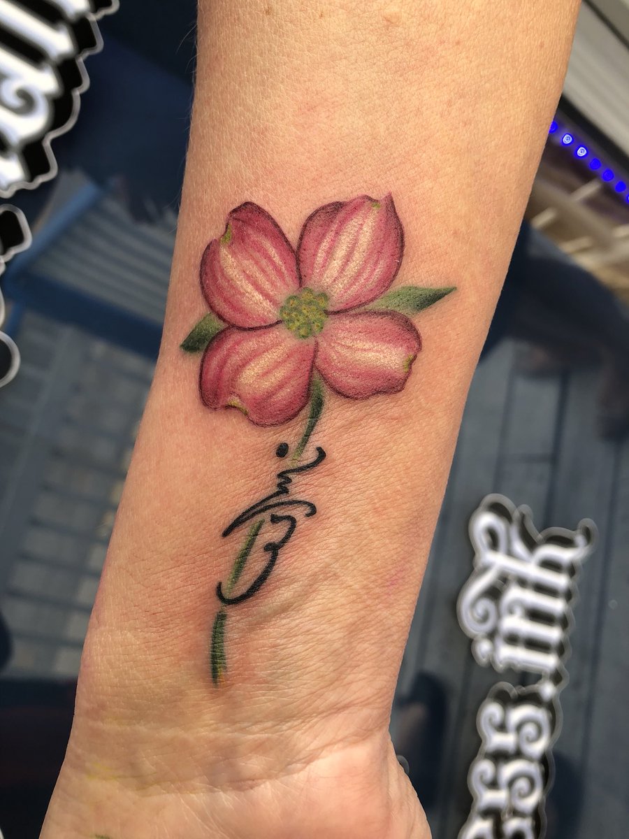 BlueMissi's tweet image. #dogwoodflowertattoo