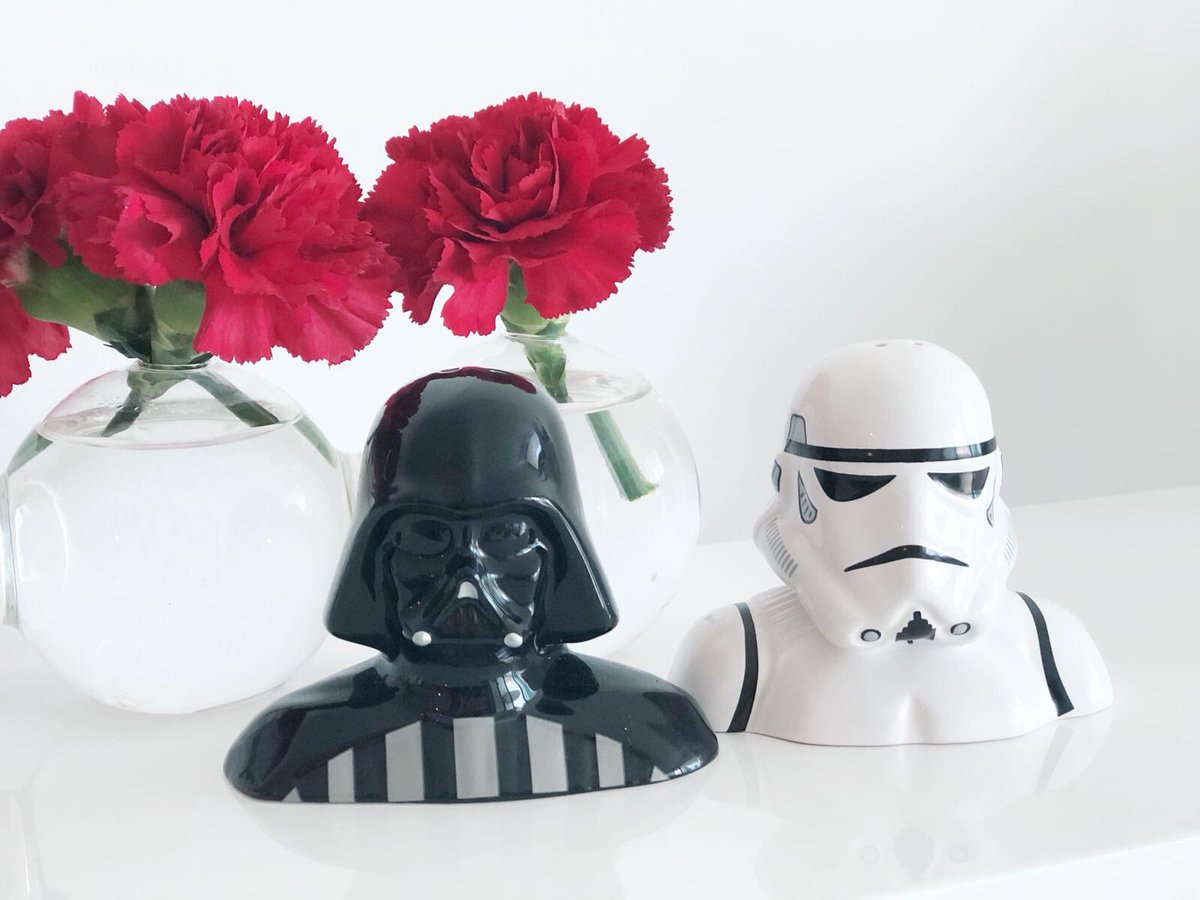 helloflowersmia's tweet photo. May the 4th be with you! #HappyFriday #SoHelloFlowers 
#StarWars #StarWarsDay #maythe4thbewithyou #TheForceAwakens #HelloFlowers #FlowerPower #Miami #Brickell #midtownmiami #downtownmiami #designdistrict #wynwood #coralgables #coconutgrove #doral #sobe #miamiflorist https://t.co/mEcq9EoHZB