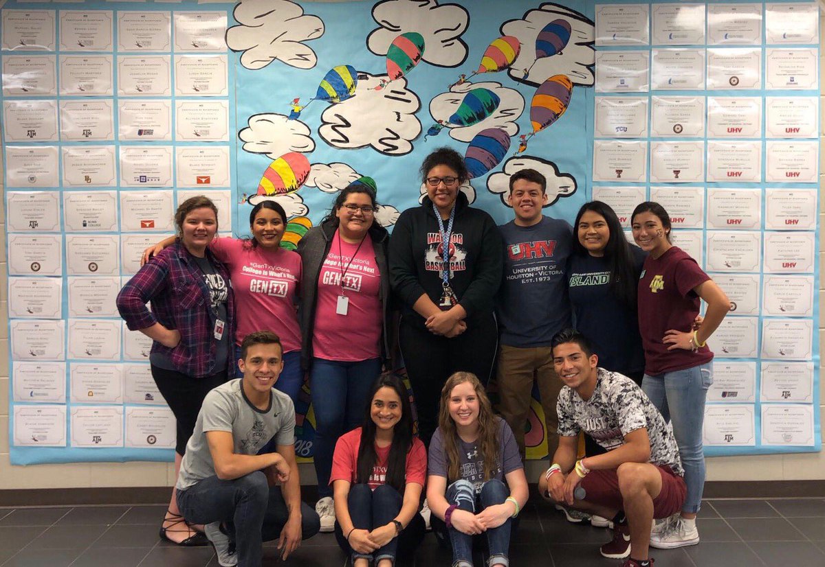 GenTXVictoria's tweet photo. #GenTxVictoria #CollegeIsWhatsNext #VWHS https://t.co/braMSZPCJ0