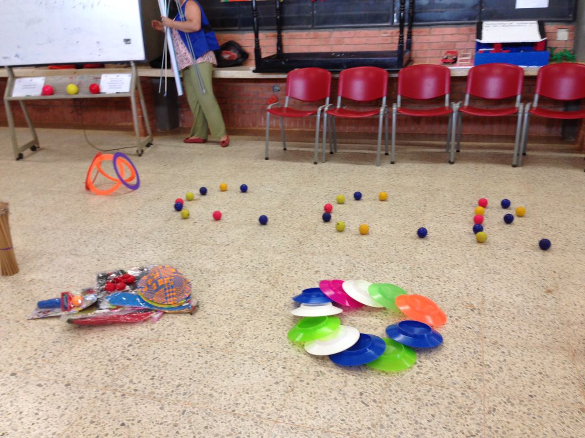 Laventanacirco's tweet image. Encuentro con docentes y gestores en el Retorno #Guaviare, generando lazos de compromiso con el respeto de derechos de niñas y niños.
#Circópolis #CircópolisQuiereHacerteFeliz @ICBFColombia #Amas @gipadile @erikactriz @erikjerena