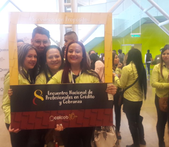 alejandra_priss's tweet photo. @Colcob_Colombia el paso ala felicidad es hacer las cosas con amor para que todo salga exelente si te gusta lo que haces todo saldra bien #ServimosConProposito #Aecsa https://t.co/u4kH4Igfcp