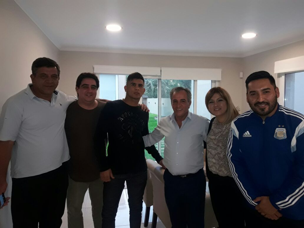javiermacielok's tweet photo. Agradezco públicamente a Jesús Cariglino, también a Chango Gomez y a Silvana Segovia por su invaluable apoyo.
¡ Juntos podemos ! https://t.co/jVNIdC5udY