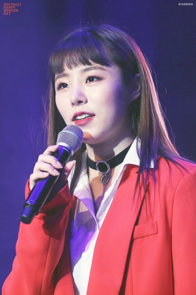 moonsun_trashh's tweet photo. When youre Jung Wheein and you just have to be soooooooooooo attractive, no one can't relate other than God herself https://t.co/lJNpaYysMa