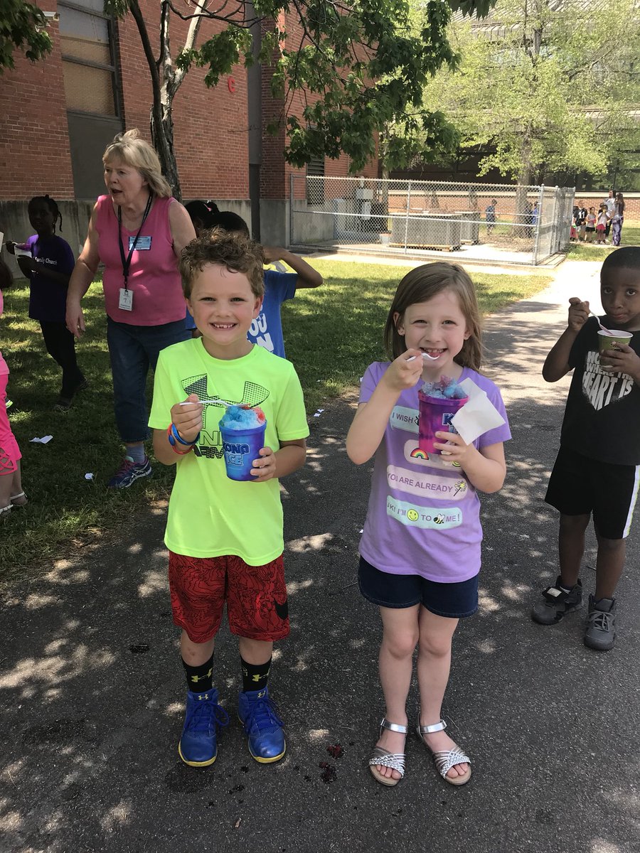 Shouseteach's tweet photo. Kona Ice was a hit!  A part of the proceeds will go to the Pennies for Patients Campaign.  #WhosGotItBetterThanWES  @WendellMagnetES https://t.co/xpaXwvSa2M