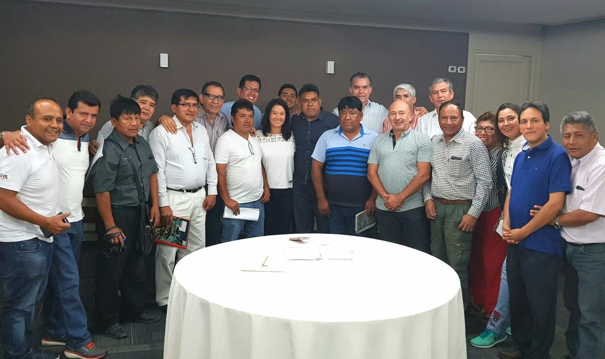 #Hoy en Piura @PFuerzaPopular acogió un pedido de la población: Derogar los DS 006, 007, 008, 009, 010 - 2018ME firmados por <a href="/ppkamigo/">PedroPablo Kuczynski</a> horas antes de renunciar y donde regalaba nuestros recursos. #Hoy presentamos el PL°2806 . #NoMasLobbys