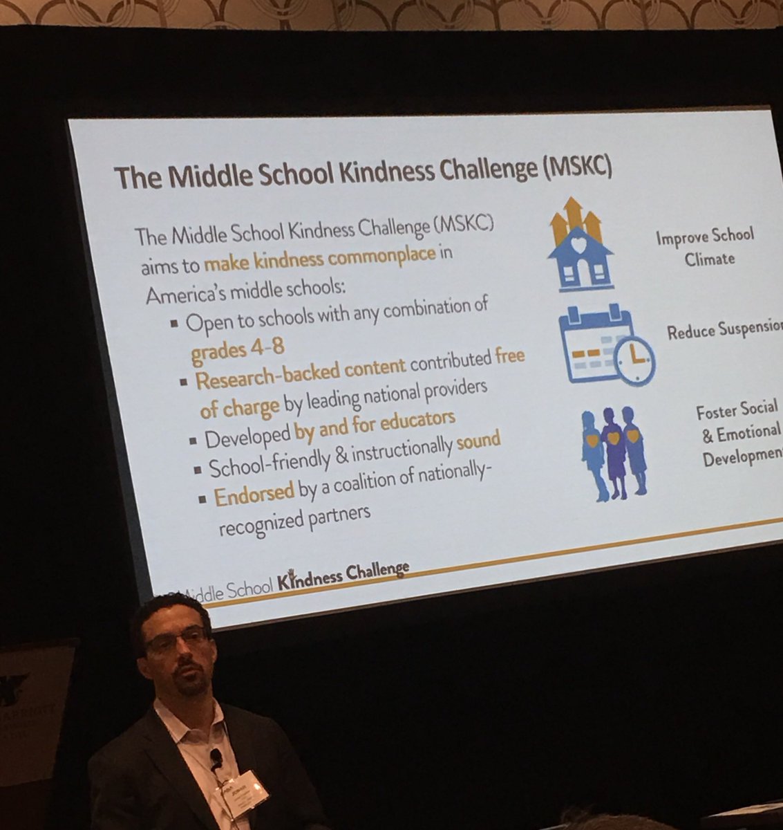 csdedrick's tweet photo. βMiddle School Kindness Challenge.β What a great idea! Thanks to @JonahEdelman @Stand4Children & @AASAHQ Pilots indicate a drop in discipline referrals where adopted. @NYSchoolSupts check it out. #MSKC https://t.co/eyNBxflWe0
