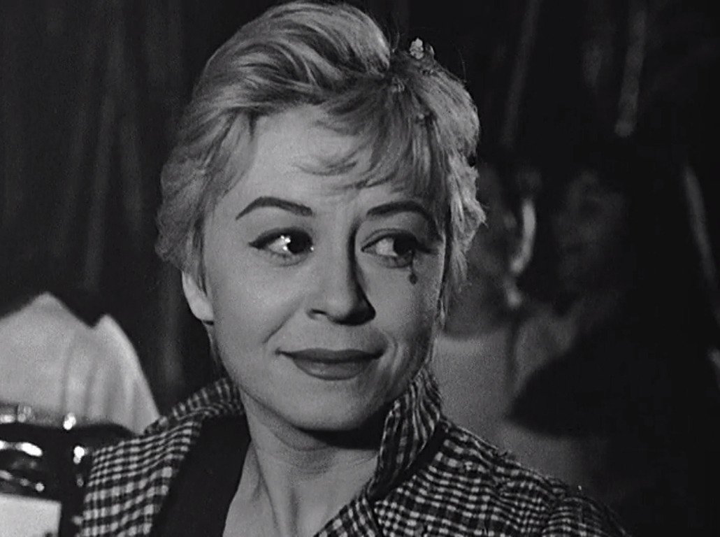 BenelAmer's tweet photo. أكثر إبتسامة ساطعة وبريئة في تاريخ ايطاليا كله!

من فيلم Nights of Cabiria للممثلة جولييتا ماسينا الذي ديور حول يوميات بائعة هوى تبحث عن الحب في شوارع ايطاليا. ❤ https://t.co/K8epDWqhdn