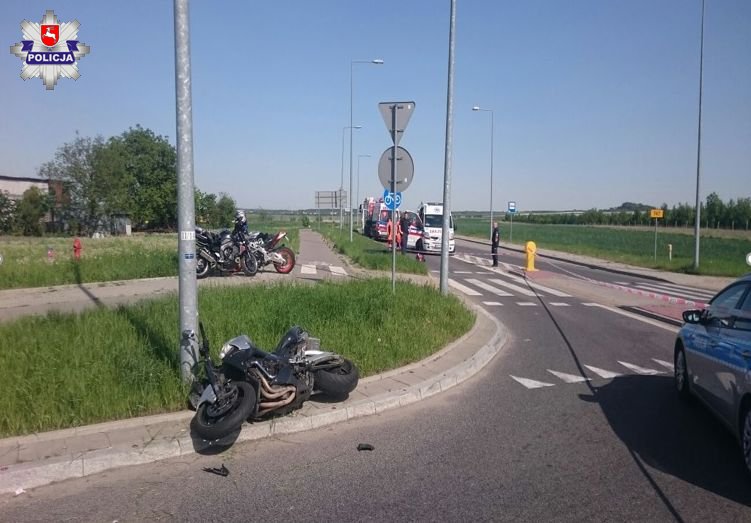 powisle112's tweet photo. #ELŻBIETA: Tragiczny wypadek motocyklisty https://t.co/J7x45h0M9f #OpoleLubelskie / Foto: KPP Opole Lubelskie https://t.co/U8dJwH7wSp
