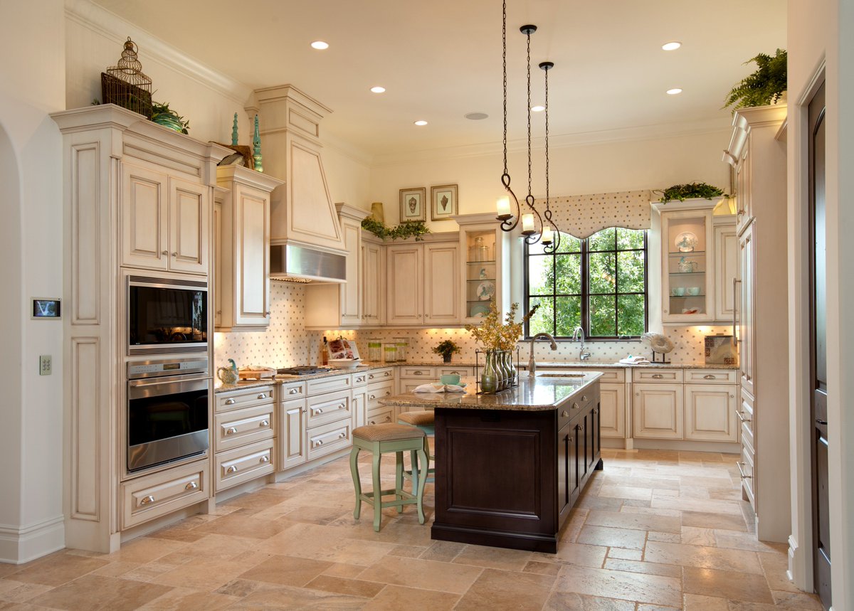 GoehringMorgan's tweet photo. This timeless kitchen is every chef's dream! https://t.co/bLSXC4avyI
