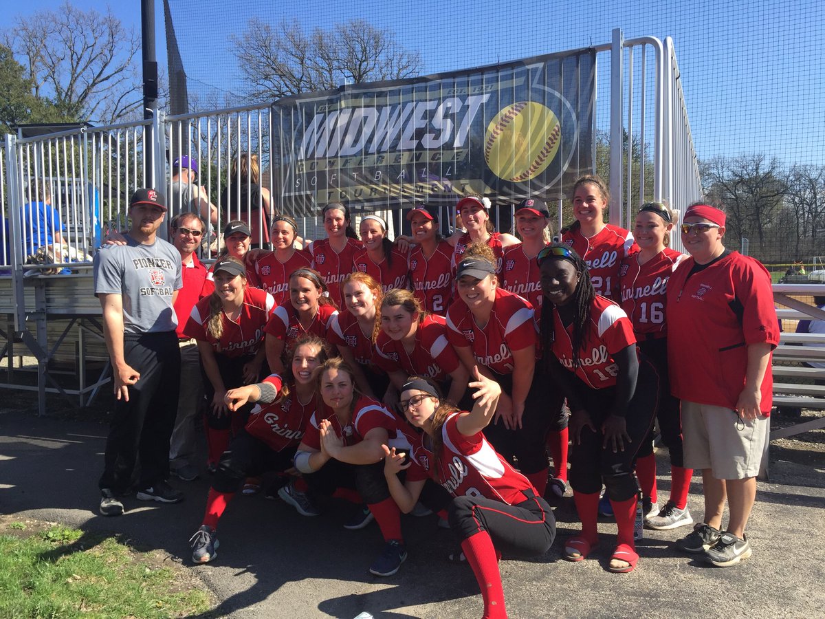 SoftballGCpride's tweet photo. #MoreWorkToDo tomorrow as we continue in the MWC Softball Tournament! #Team41 #DidItToEm https://t.co/Hj3e6T97BN