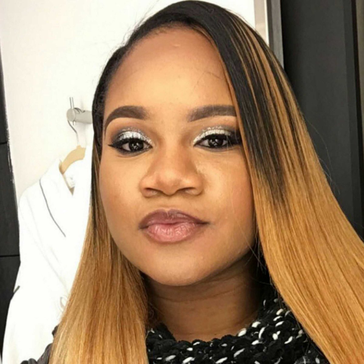 gemmedlife's tweet photo. #NailWeek | Cosmetologist Ebonee Harvey (IG: e.lovise) closes out the week with a personal playlist that sets the mood at her salon, Polished Hair &amp; Nail Studio. 💅🏾

https://t.co/QZBuottcgC https://t.co/s3C48UpOz2
