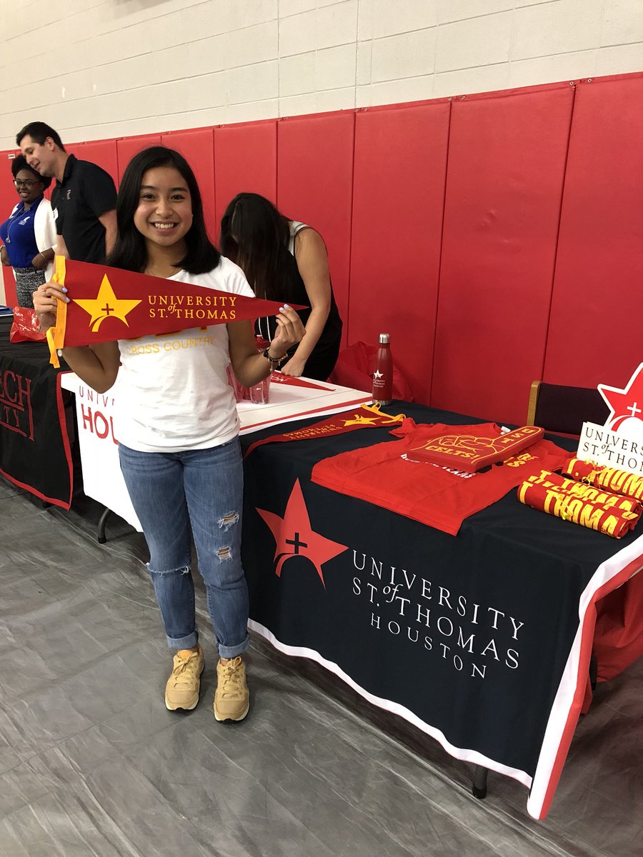 USTadmissions's tweet photo. Freshman Admissions Counselor Monica got to celebrate these awesome students for Signing Day at @NSSHS_gpisd North Shore Senior High School! Welcome to the #CeltFamily, Venice, Paul, Imer, Aaron, and Aeriana! #UST22 #USTHouston #IamUSt #WeareUST #USTAdmissions https://t.co/r2KKZVQ6Fm