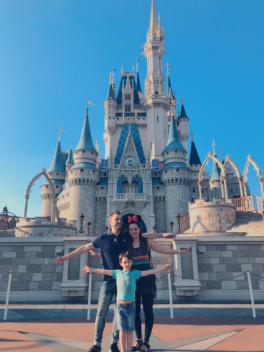 edumat79's tweet photo. 🎡🎢🏰 Magical family days at #disneyworldorlando #magickingdom #epcot #disneycruiseline #disneyhollywoodstudios #universalstudios https://t.co/cAY1z2wqKa