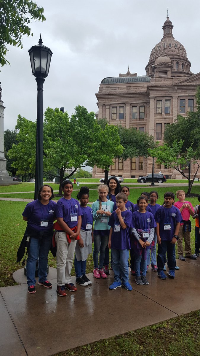 MissJShields1's tweet photo. Heading out of the Capital and the rain has stopped! #TexasHistory  #lavrocks #lvrocks #learninginaction @LAV4thGrade @LaVillitaElem @CFBISD https://t.co/188xhbIgvg