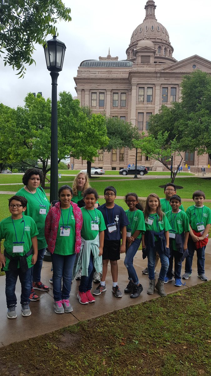 MissJShields1's tweet photo. Heading out of the Capital and the rain has stopped! #TexasHistory  #lavrocks #lvrocks #learninginaction @LAV4thGrade @LaVillitaElem @CFBISD https://t.co/188xhbIgvg