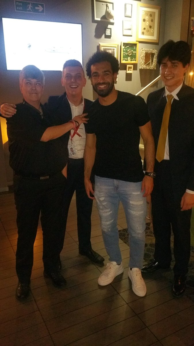 Ropewalkslounge's tweet photo. What a brilliant way to start the bank holiday than a visit from the legend that is @MoSalah 👍 Thank you for being so friendly with the team! We will allbe rooting for you and the rest of the lads @LFC in Kiev! 🙌 https://t.co/itgTo4DpQZ