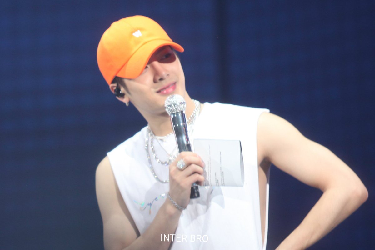 Inter_Bro's tweet photo. HQ 040518
#EYESONYOUINSEOUL
อยากกัดกล้าม

#GOT7 #JacksonWang #Jackson
#GOT7WORLDTOUR 
#PremiosMTVMiaw
#MTVLAKPOPGOT7 
@GOT7Official https://t.co/oZInqil4i8
