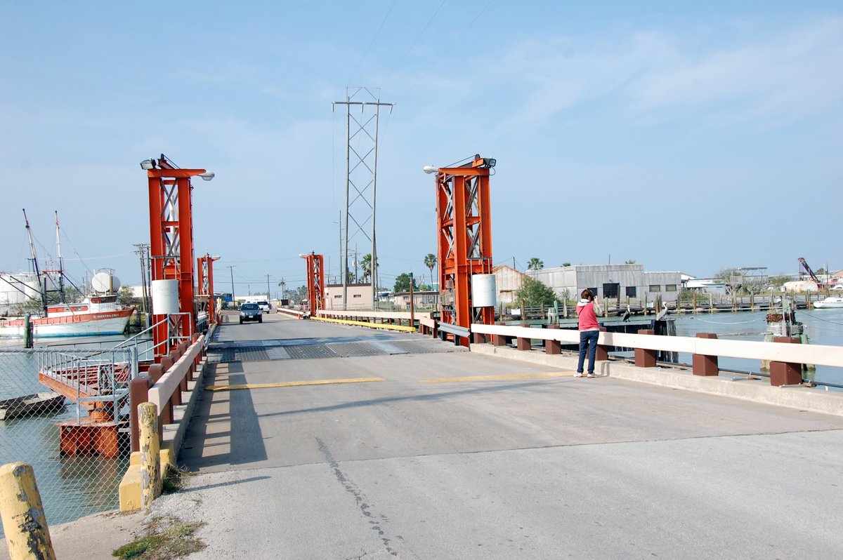 The Garcia Street swing bridge will <a href="/pi_chamber/">Port Isabel Chamber</a> will soon be the only operating swing bridge in Texas!  <a href="/TheHistoryofTX/">✯ The History of Texas</a> <a href="/UntoldTexas/">AJWagner~UntoldTX</a>  Read bit.ly/2kdc5TG