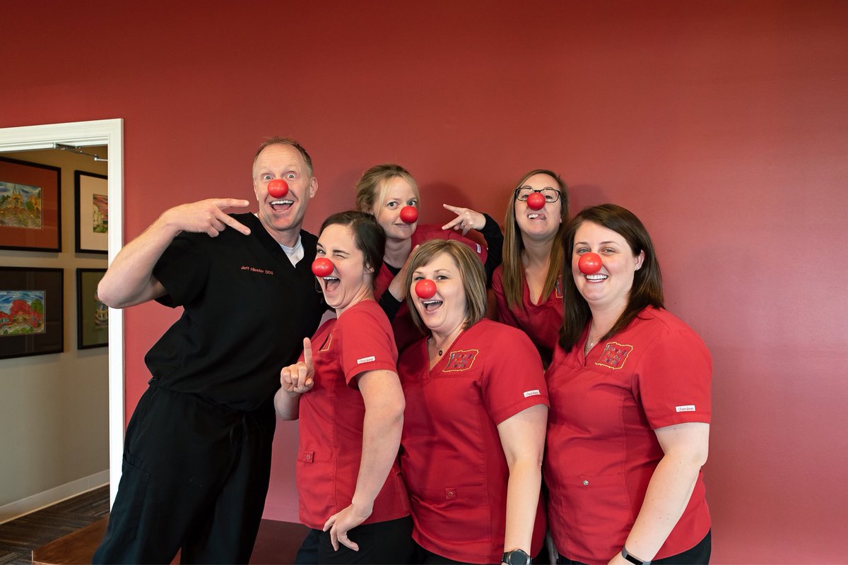 Walgreens6151's tweet photo. Red Nose Day Fun with Dr. Hiester and his awesome crew at Evansville Pediatric Dentistry!! #RedNoseDay #NosesOn #EveryOneCounts @Walgreens6151 @A15_Walgreens https://t.co/qMPy6UMPf2