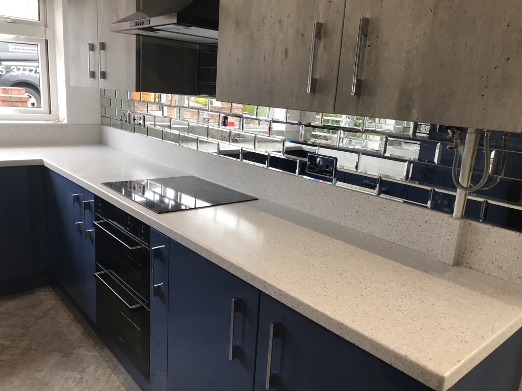 RC_Tiling's tweet photo. Todays installationπππ#glasstiles #mirrortiles #qualitytiling #kitchentiling https://t.co/4C1UbaNGSG