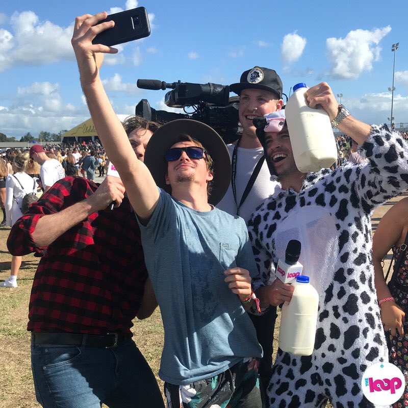 TheLoopAu's tweet image. It’s almost time for our @groovinthemoo special! 🙌

We’ve got plenty of music, madness and MOOEY’s from 9am on ELEVEN 🎶🥛👞 #LoopGTM