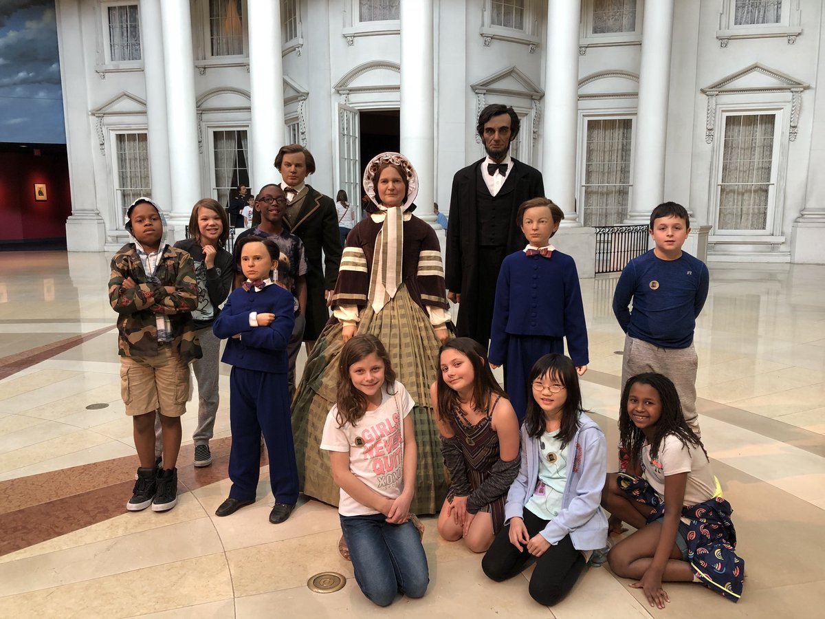 Roycemore4th's tweet photo. Hanging out with the Lincoln Family! https://t.co/Rx0h1ziPcz