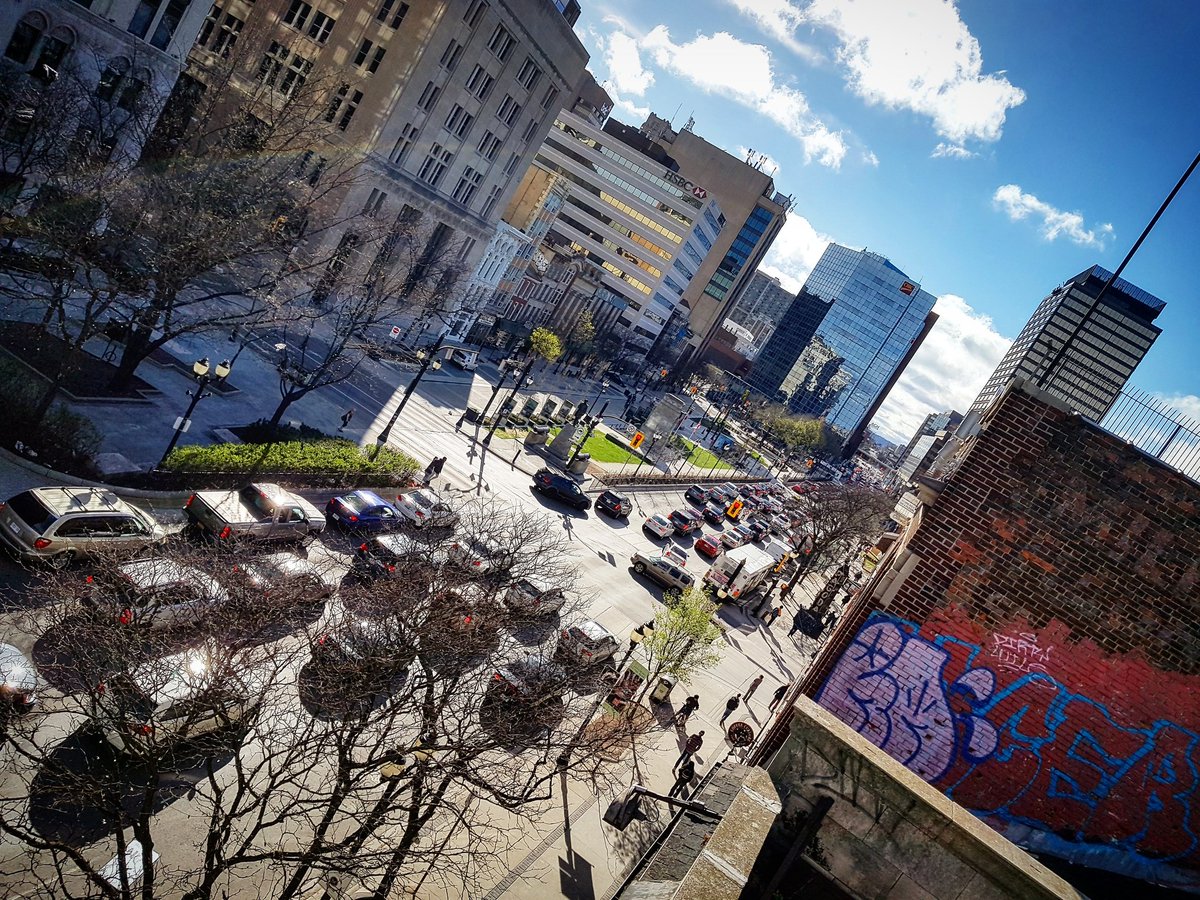 RPMoran's tweet photo. Wind-pocalypse has the downtown traffic at a stand still!

#Hamont #kingeast #WindStorm #windpocalypse https://t.co/e8s7dQDLQa