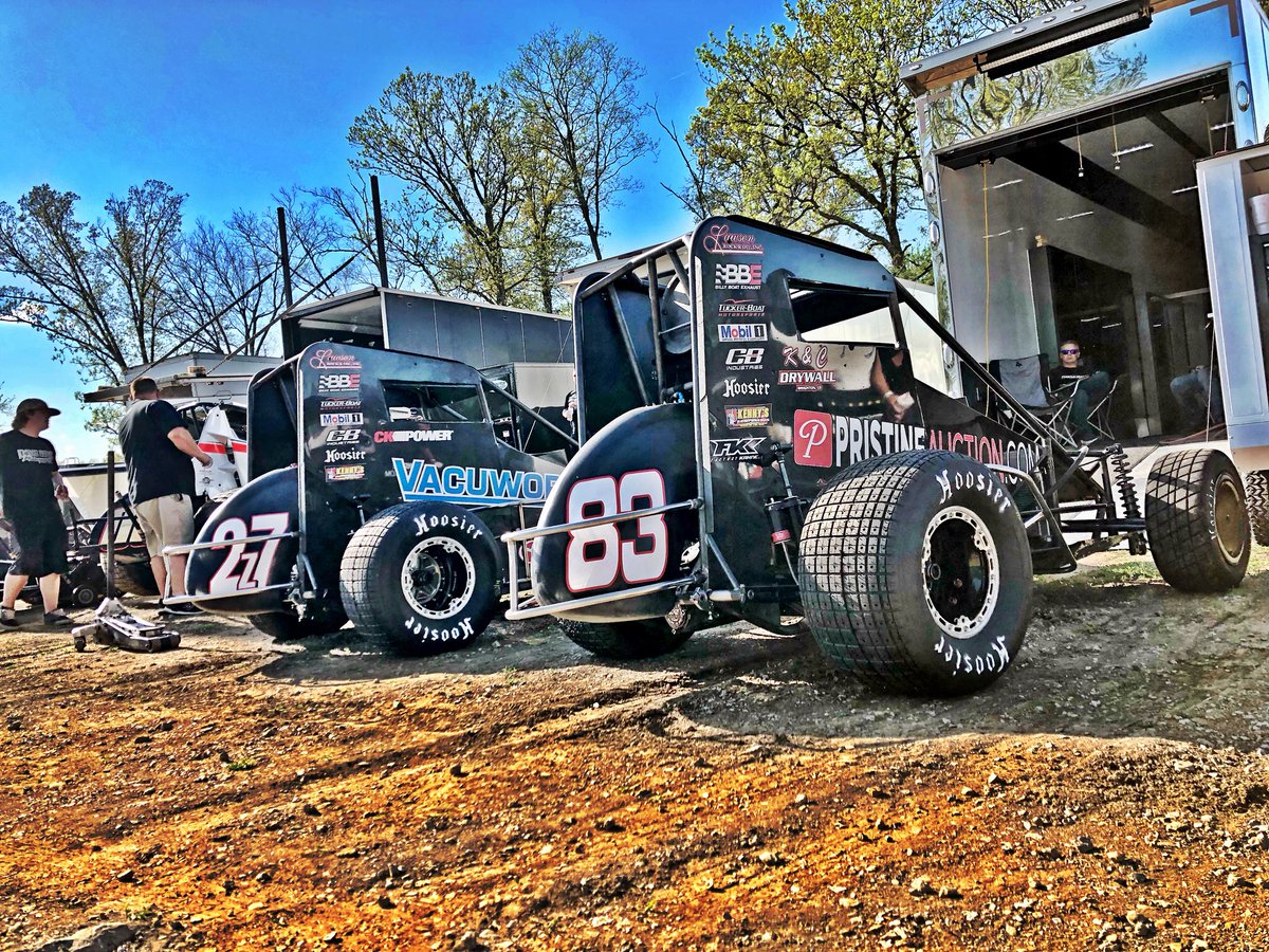 ChadBoat's tweet photo. Ready to do a little midget racing tonight with @KarsynElledge3 and @hendricks_zane @valleyspeedway. Thanks @PristineAuction and @vacuworx for making it happen. https://t.co/yhgxD7qgIl