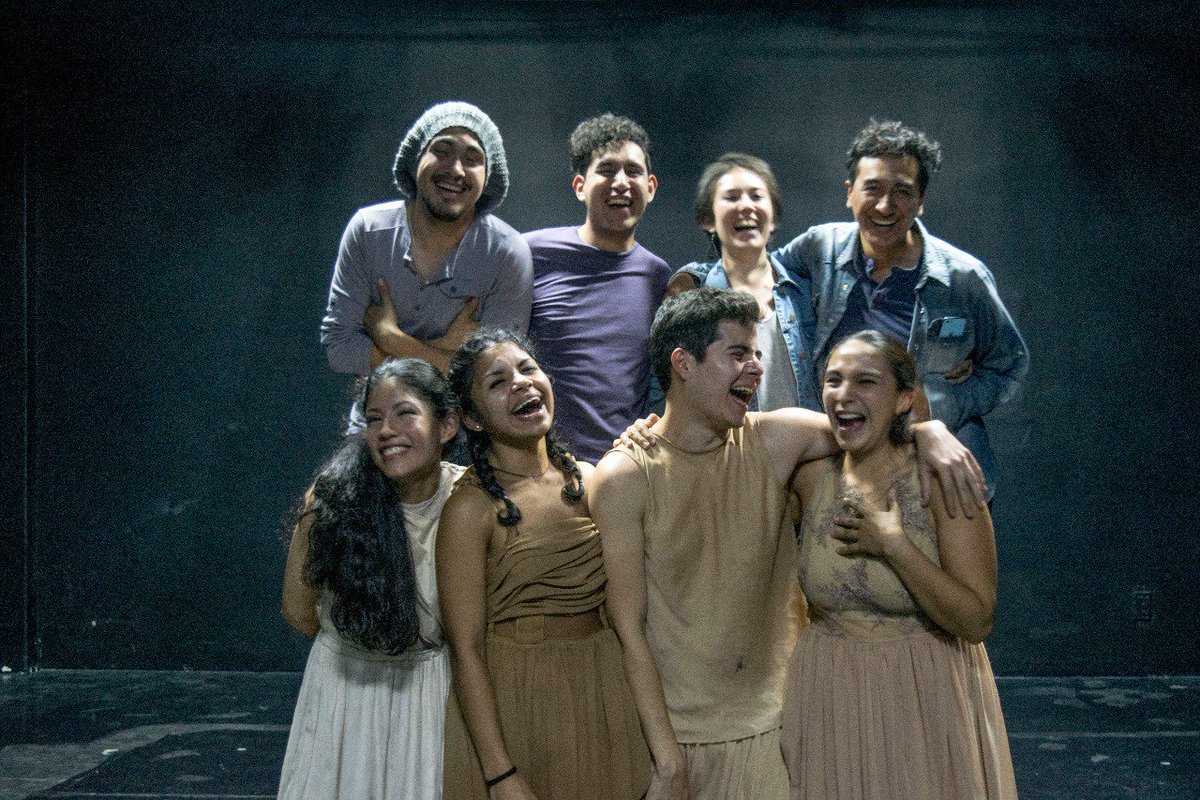 Micrografia's tweet photo. Estamos a 3 horas de que #MicrografíaDelHumano regrese a los escenarios en su 4ta temporada.

¡¡Así de contentos estamos por volver!!
Los esperamos a las 20:30 hrs en la Sala Novo en @LaCapillaTeatro https://t.co/vdDwfaIz2q