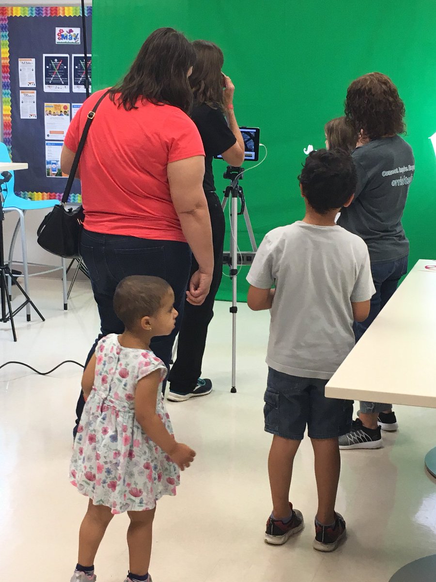 alejandrarrisd's tweet photo. Come join us @JLJohnsonElem for STEM FEST 4:00-7:00 pm #kidshavingfunwhilelearning. https://t.co/cD2eQ8om4w