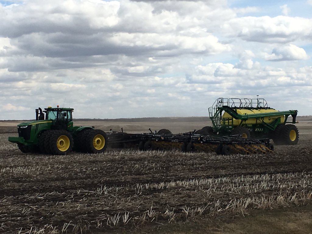 I swear I can see @bryce_thom smiling as he shows off his new seeding outfit. @PattisonAg is happy to have helped #Plant18 #DeereSighting