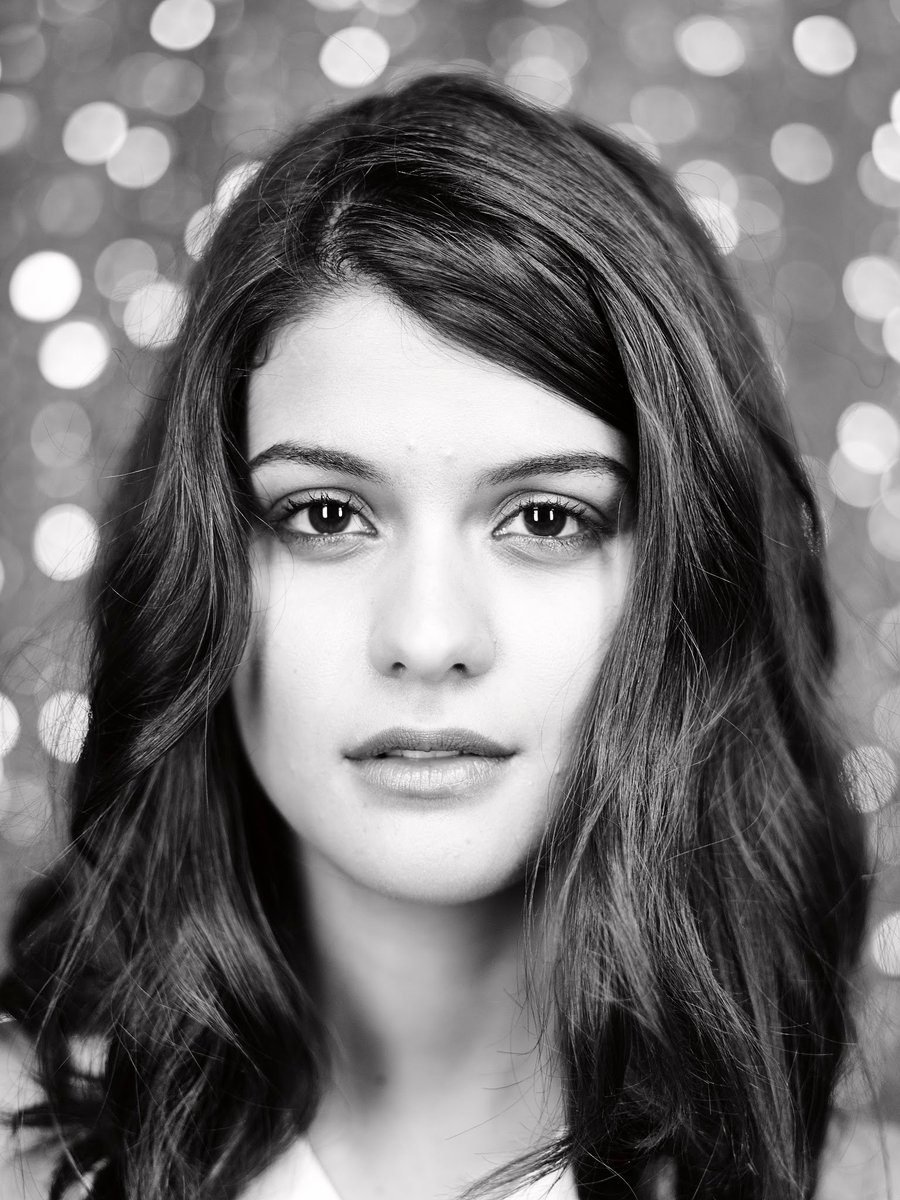 bestofsofia's tweet photo. Getty Images Portrait Studio (2014) https://t.co/cY4HZAEdBy