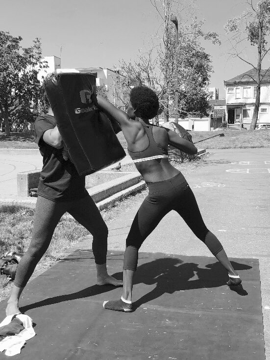 Banteay Srei instructs Self defense #MyAPALife #AtMadisonParkOAK #OaklandLife with a student from <a href="/ReginasDoor/">Regina's Door</a>. Next date; Madison Park June 6th🌻🌻🌻