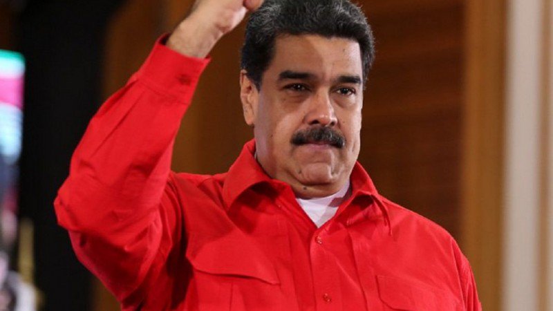 Maduro: Quien este bachaqueando y robando al pueblo vestido de rojo rojito va preso igualito conelmazodando.com.ve/180876