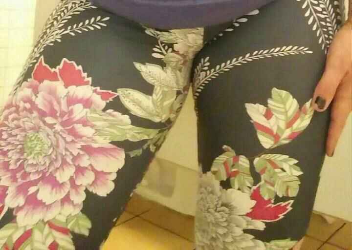 بهمس الحب ناجيتك, في جوف القلب خبيتك, بكل حواسي حبيتك .