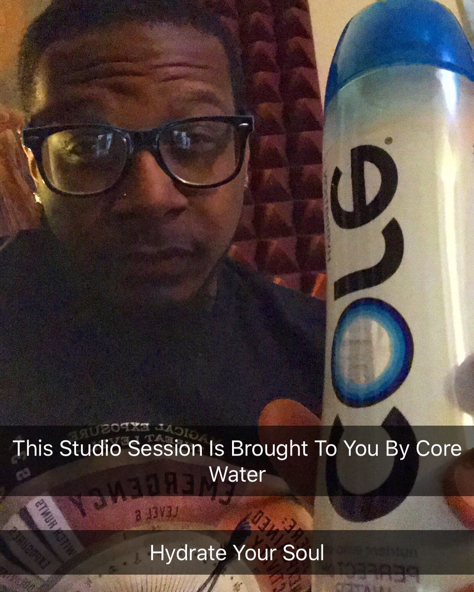 IAmTheTrackGod's tweet photo. #CoreWater 
#HydrateYourSoul
#StudioSession
#HydrationToTheCore
🔥🔥🔥 https://t.co/3D4WciVaA3