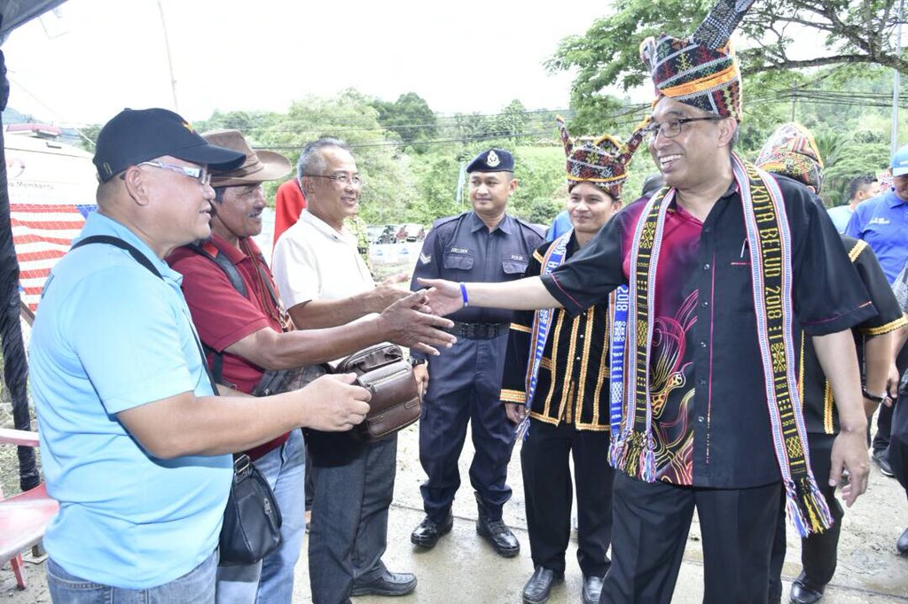 sec_press's tweet photo. Sekitar Majlis Perasmian Pesta Kaamatan Kota Belud yang disempurnakan Menteri Komunikasi &amp; Multimedia Datuk Seri Dr @sallehsaid di Pekan Taginambur, Kota Belud. Pix @JapenSabah @kkmm_gov @japenkotabelud @KotaBeludtweet #HebatkanNegaraKu https://t.co/rkvziEFE33