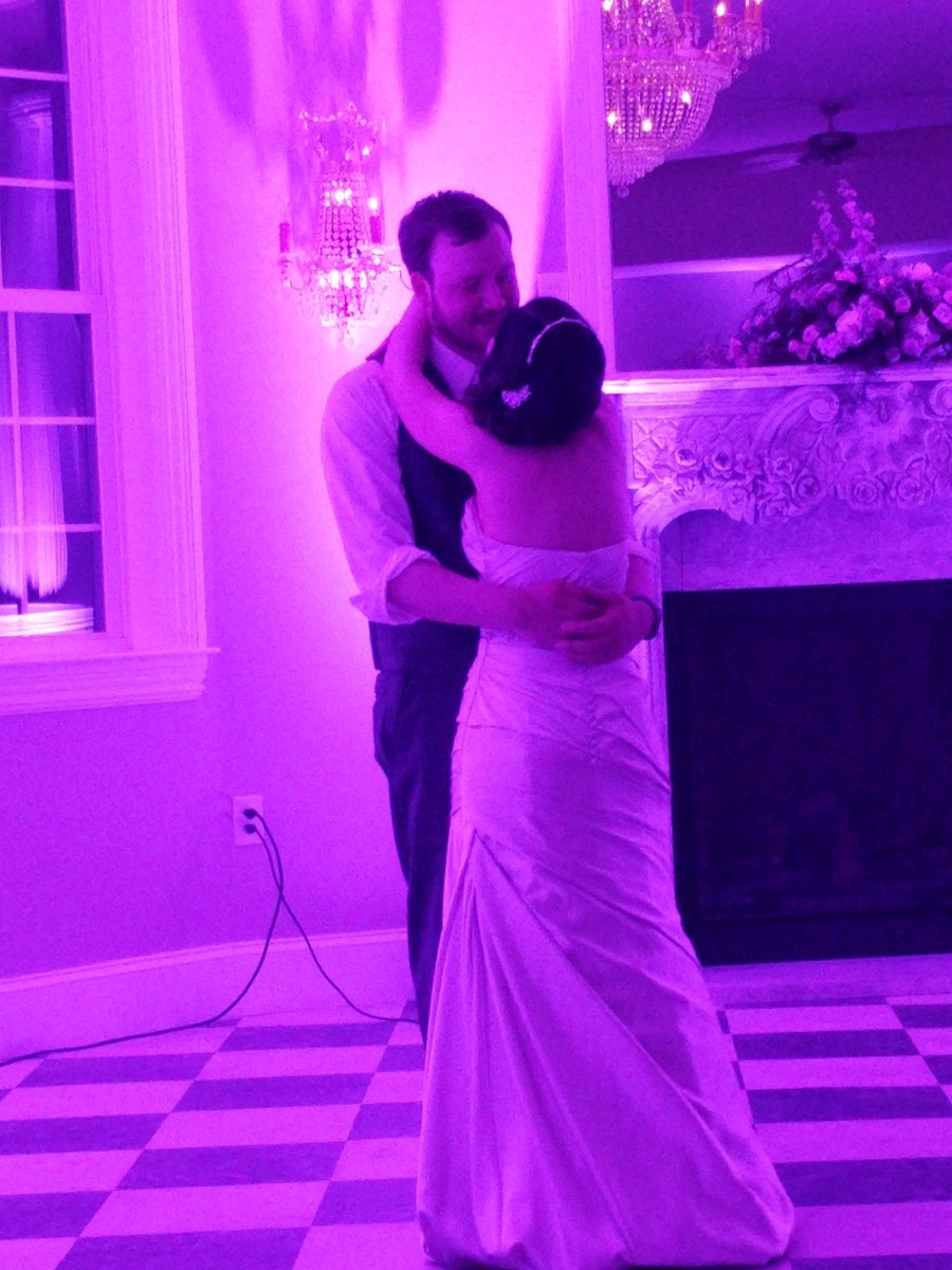 LeeAnneCrooks's tweet photo. #foreverandadavis #MayThe4thBeWithYou no droids, but a great wedding! https://t.co/bTcrUPQnHz