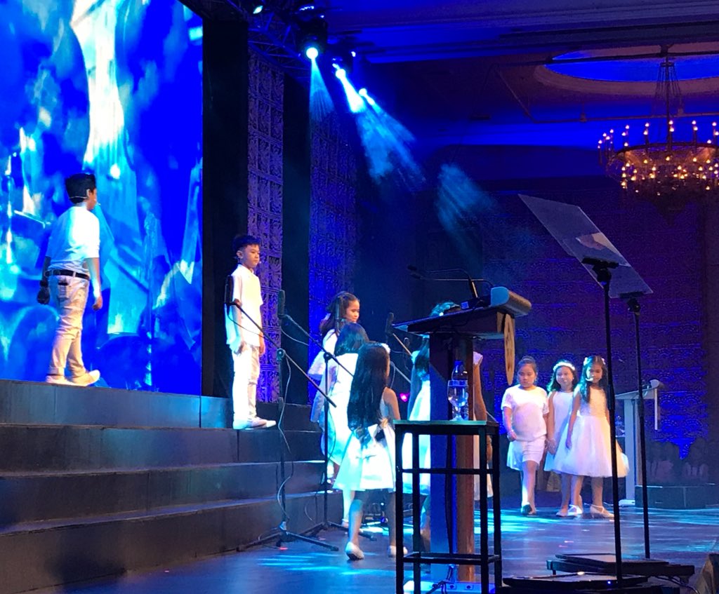A wonderful performance by the Mandaluyong Children's Choir at the end of the @ADB_HQ Board of Governors Meeting Opening Session. Mabuhay! #ADBManila 🇵🇭 @YouthForAsia