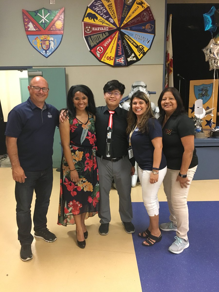 RaneyKnights's tweet photo. Amazing STEM banquet. Thank you Mr. Tsang and all the parents that made this evening so special for our STEM students. #RaneySTEM #Raneyrocks https://t.co/qiRpll89q4