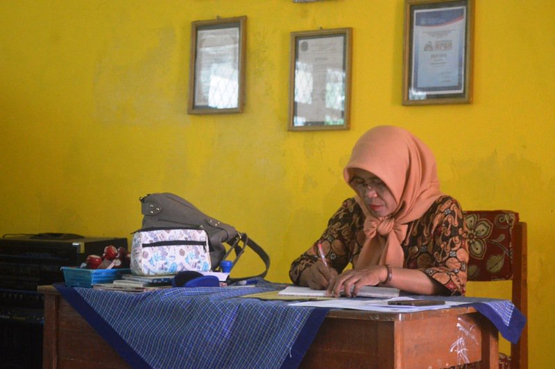 Sdn2Margacinta's tweet photo. Kedatangan tamu IBU Otih, S.Pd.,M.Pd (Pengawas SD) guna monitoring pelaksanaan USBN jenjang SD Tahun ajaran 2017-2018
 #mgt2oncam
 #sdn2margacinta
 #masrgacinta
 #usbn https://t.co/JqVz9RdZZ6