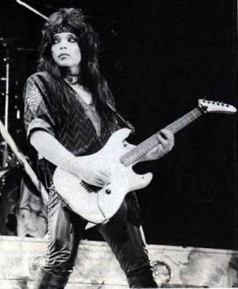 Happy Birthday, great Mick Mars. 