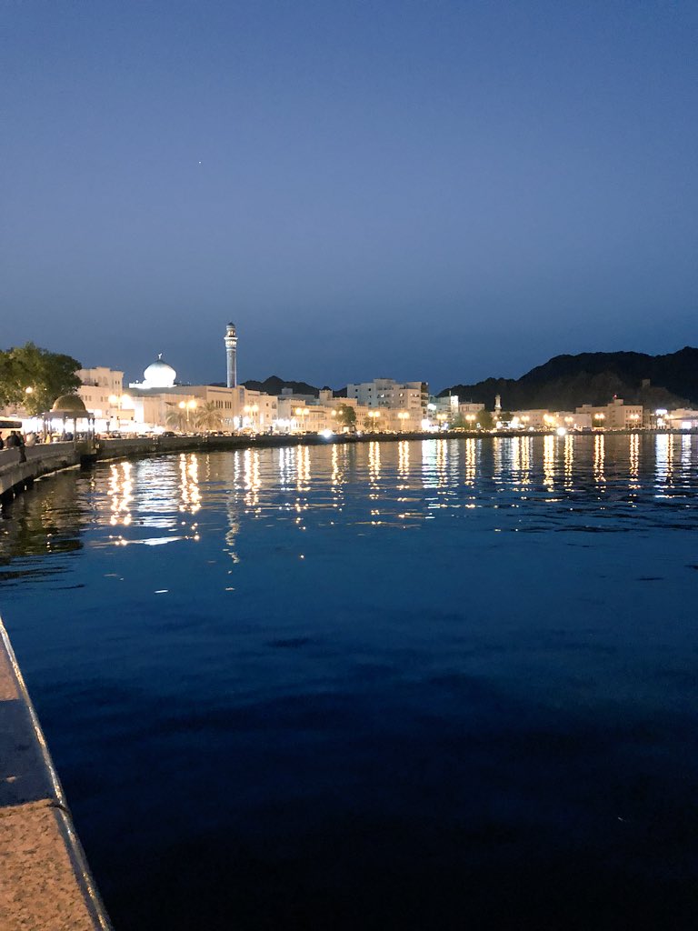 xcapia's tweet photo. Evening on Muscat’s Mutrah Corniche #Oman #xcapiaonlocation #ttot #travel https://t.co/CABXroXtXR