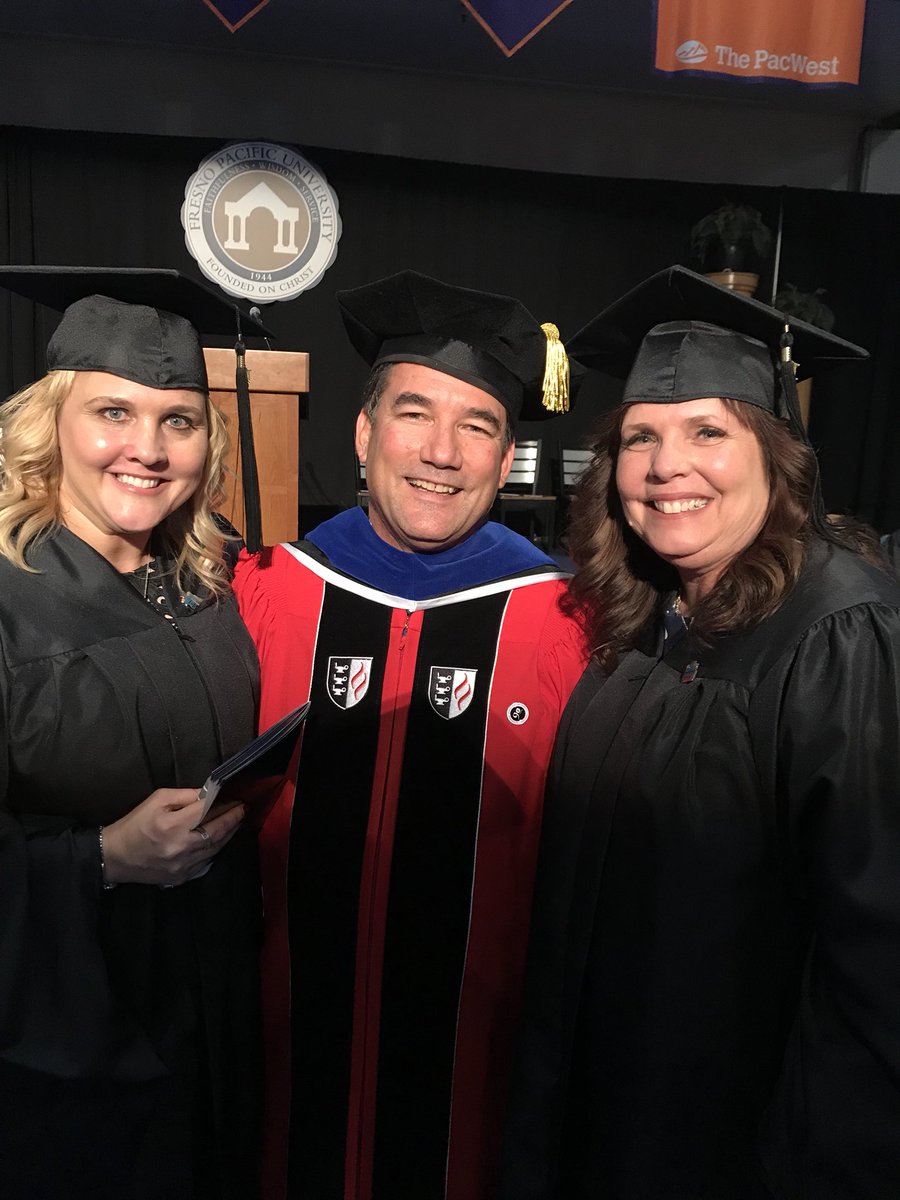 CassieHohne's tweet photo. Masters in mathematics education β
@cbrownLmath @LaurieDuerksen #favoriteprofessor #fpugrad https://t.co/QV8SGnUzrC