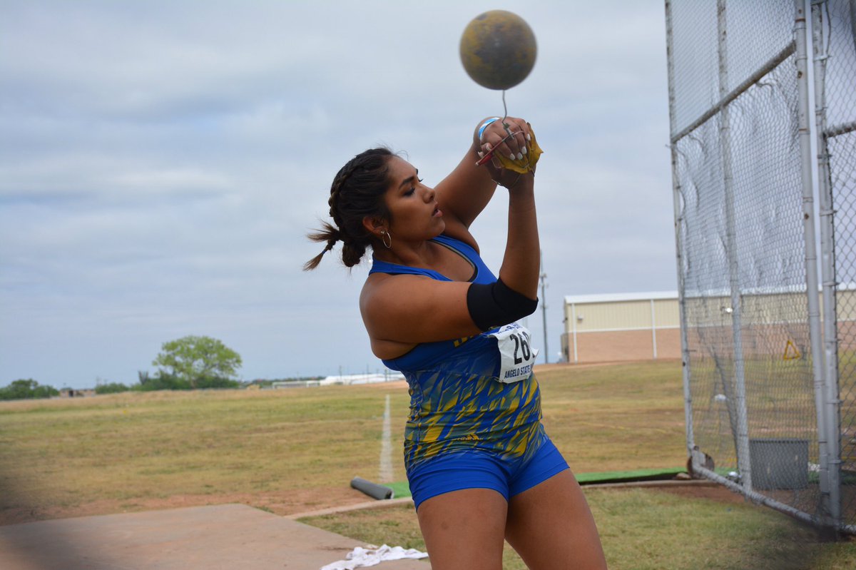 JavelinaTFXC's tweet image. Racheal Somoye, Lone Star Conference Champion! 🥇 Takes the gold in the hammer throw! Alyssa Canul joins her on the podium with a bronze! 🥉

#LSCtrack
#JavelinaStrong