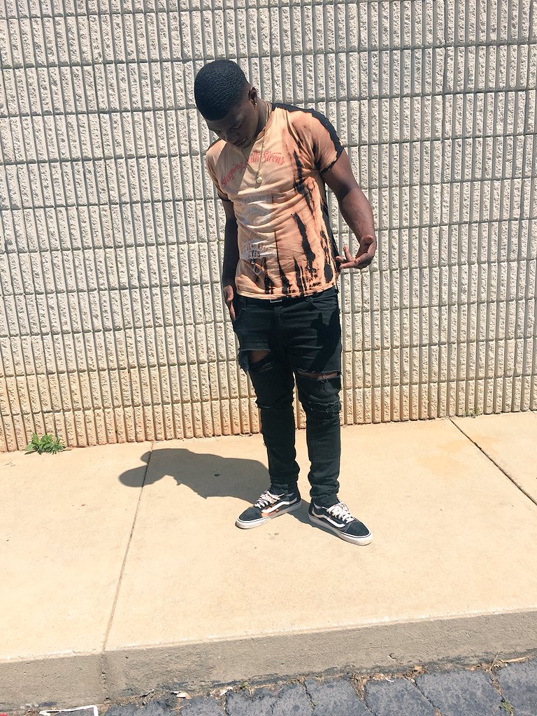 DinerooYTS's tweet image. Born with the drip &amp;amp; Just learned how to Hustle 💧💸