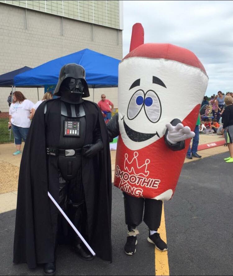 SkWoodbridge's tweet photo. May the 4th be with you! We are open until 10 PM on this H😎T Five Dollar Friday! 💪🏼🔥🍌🍓🥕🥥🍍
#maythe4thbewithyou
#skwoodbridge
#smoothieswithapurpose
#hollarforfivedollar
#fivedollarfriday
#openlatetonight https://t.co/X6iY5ZEXLH